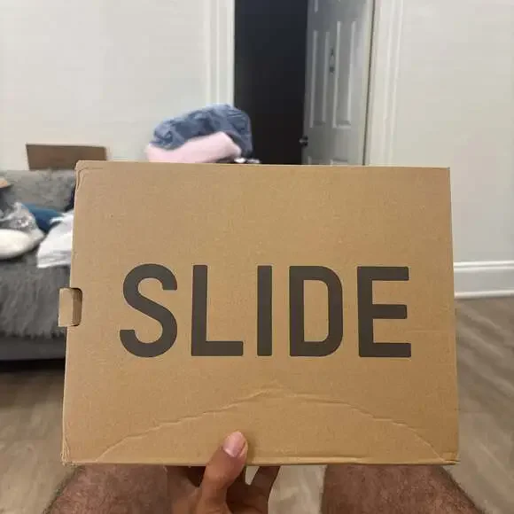 Adidas Yeezy Slide Dark Onyx - Picture 5 of 5